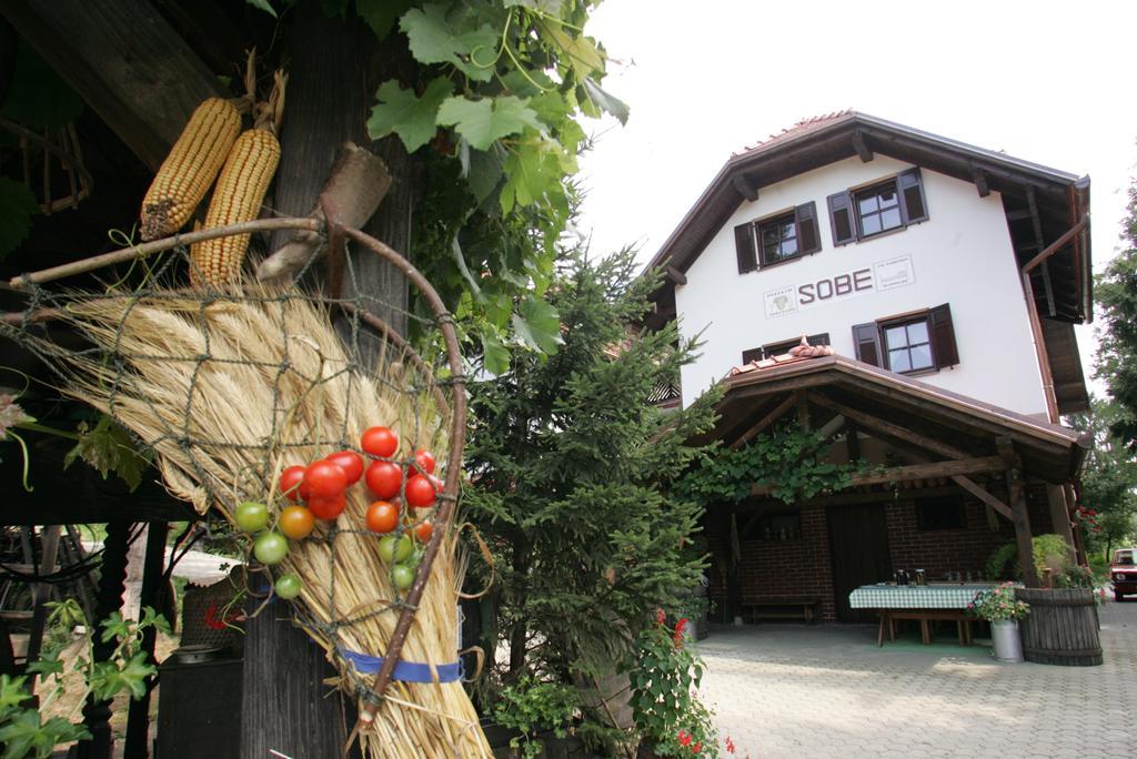 Farm Stay Frank Ozmec Wine And Glamping Estate Лютомер Экстерьер фото